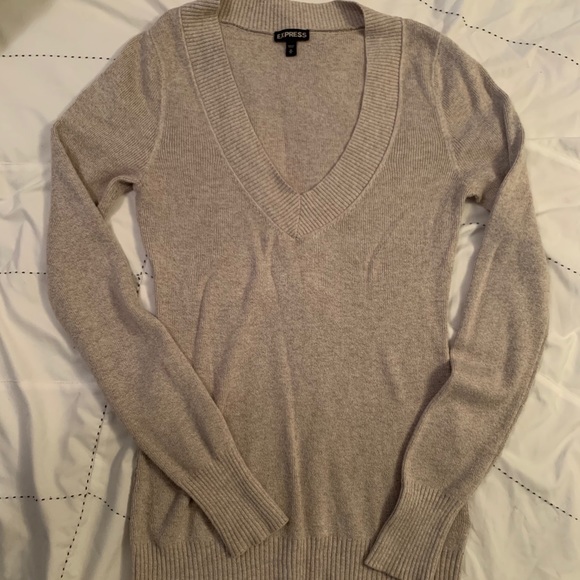 Express Sweater V Neck - Picture 7 of 7